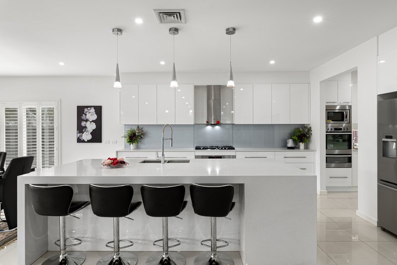 Photo - 5 Ferngully Crescent, South Morang VIC 3752 - Image 4