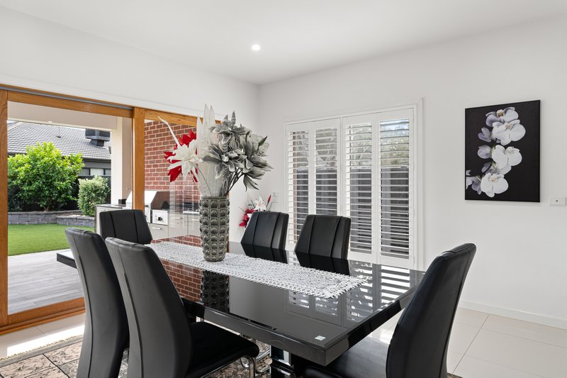 Photo - 5 Ferngully Crescent, South Morang VIC 3752 - Image 10