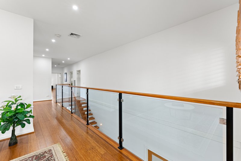 Photo - 5 Ferngully Crescent, South Morang VIC 3752 - Image 19