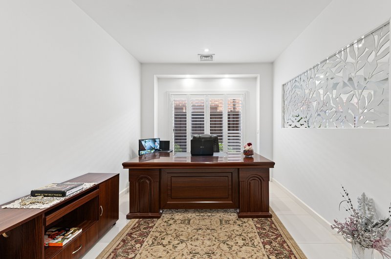 Photo - 5 Ferngully Crescent, South Morang VIC 3752 - Image 21