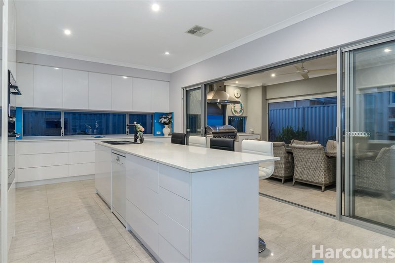 Photo - 5 Fiano Rise, Woodvale WA 6026 - Image 3