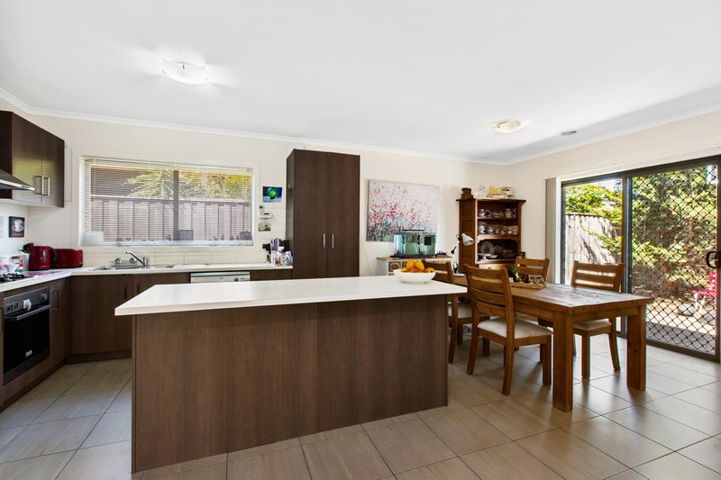 Photo - 5 Field Street, Pakenham VIC 3810 - Image 3