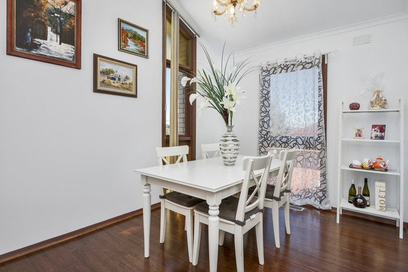 Photo - 5 Finch Street, Doncaster East VIC 3109 - Image 4