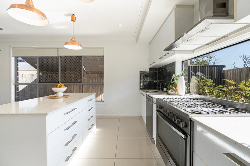 Photo - 5 Finchley Close, Taigum QLD 4018 - Image 4