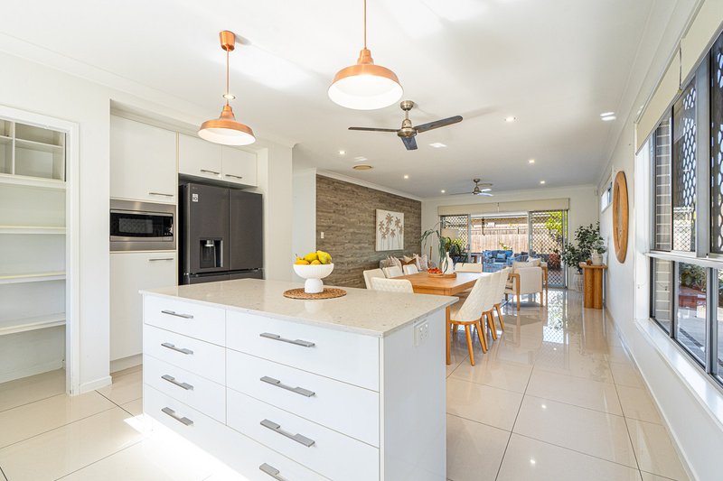 Photo - 5 Finchley Close, Taigum QLD 4018 - Image 5