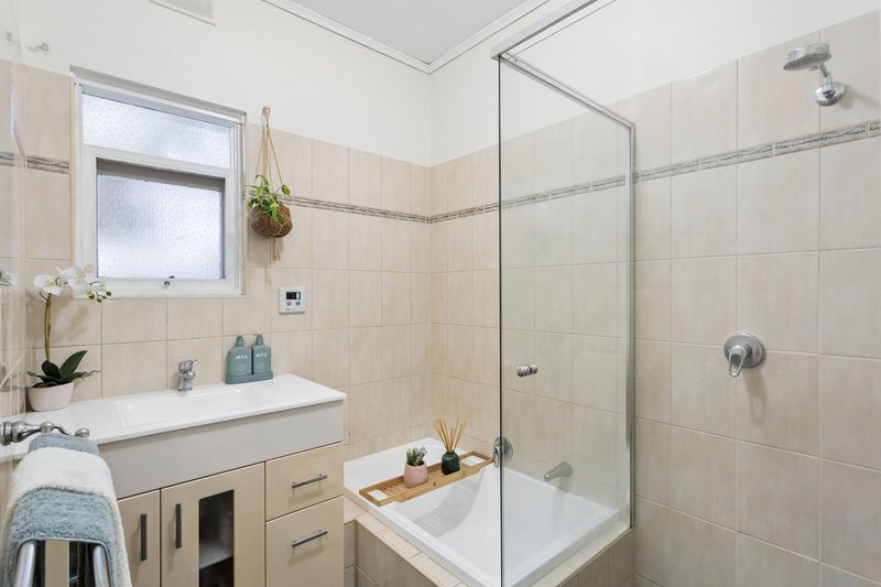 Photo - 5 Finsterwald Way, Fairview Park SA 5126 - Image 11