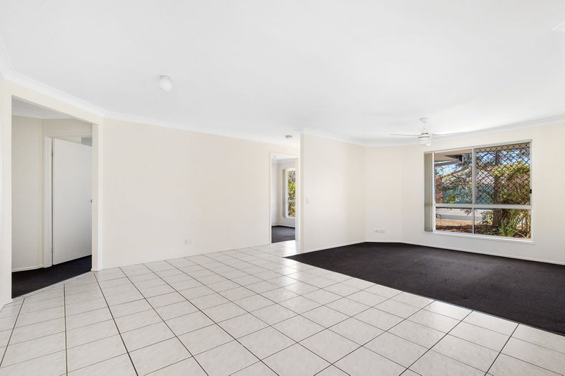 Photo - 5 Fintona Close, Boondall QLD 4034 - Image 4