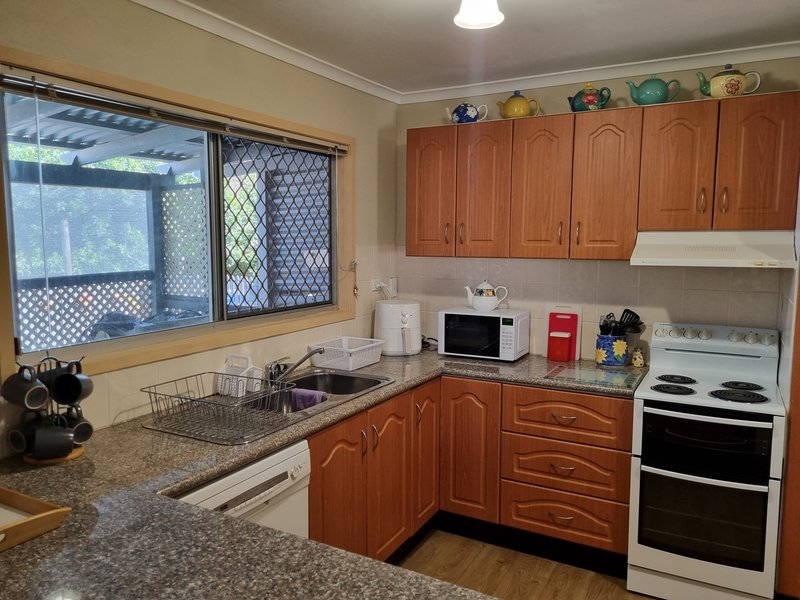 Photo - 5 Fitzroy Street, Boyne Island QLD 4680 - Image 5