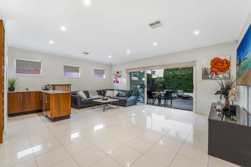 Photo - 5 Flame Tree Street, Casula NSW 2170 - Image 10