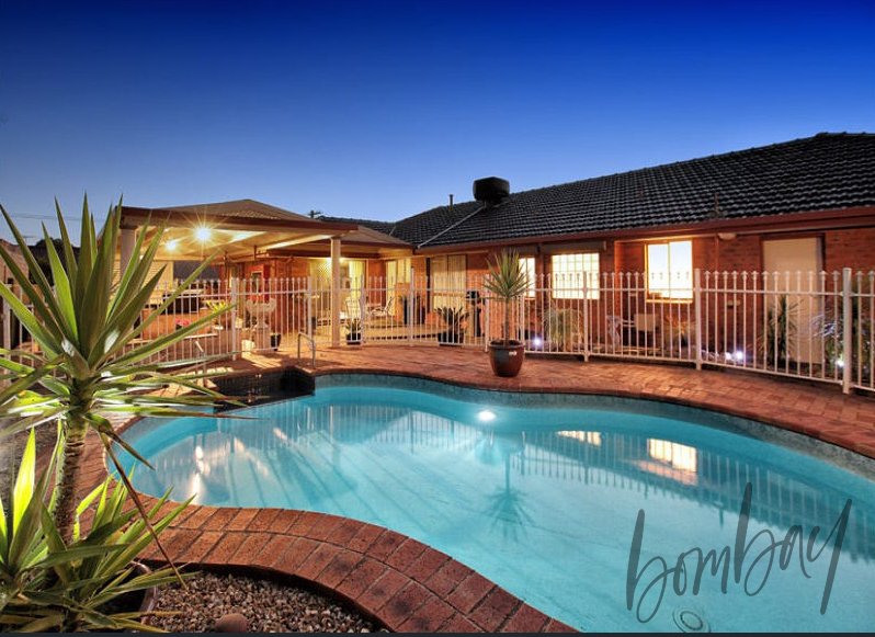 Photo - 5 Fleetwood Drive, Greenvale VIC 3059 - Image 2