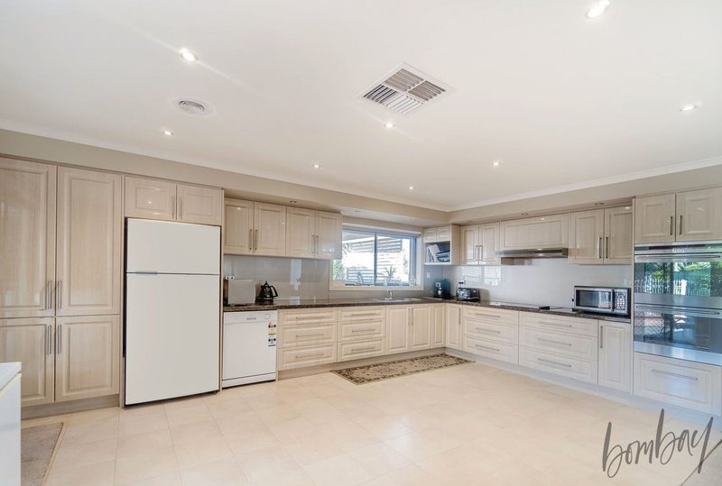 Photo - 5 Fleetwood Drive, Greenvale VIC 3059 - Image 6