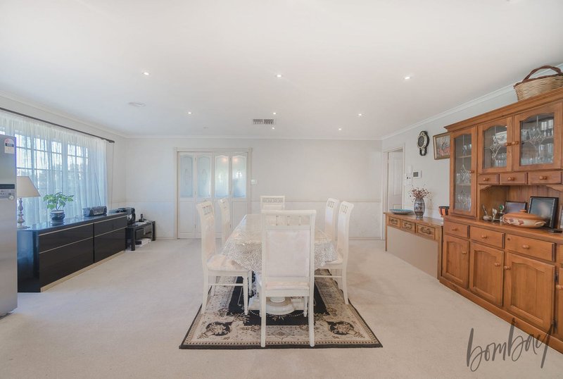 Photo - 5 Fleetwood Drive, Greenvale VIC 3059 - Image 9