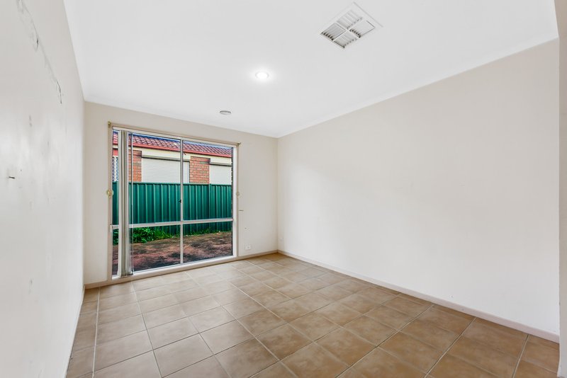 Photo - 5 Flemming Avenue, Burnside VIC 3023 - Image 5