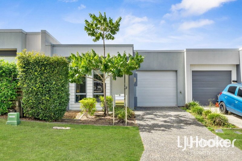 Photo - 5 Flint Street, Yarrabilba QLD 4207 - Image 2