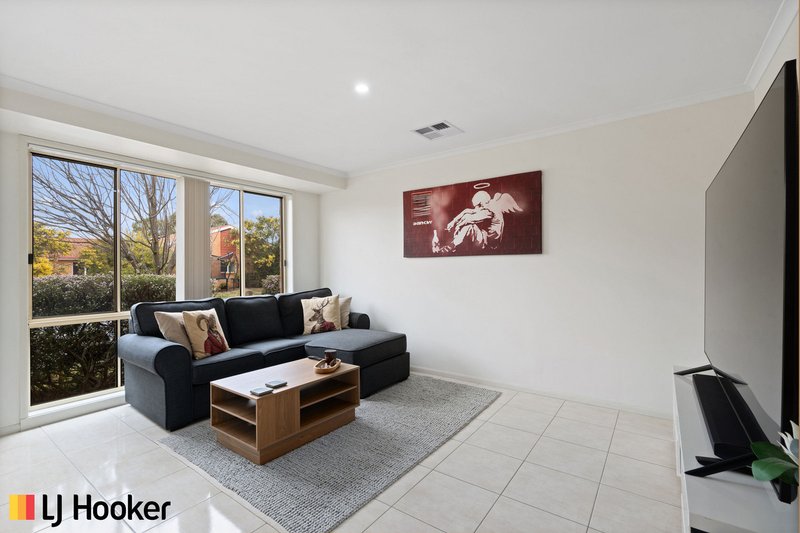 Photo - 5 Flora Place, Palmerston ACT 2913 - Image 2