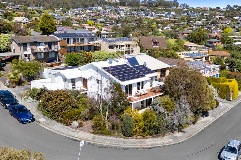 Photo - 5 Flowerpot Crescent, Blackmans Bay TAS 7052 - Image 4