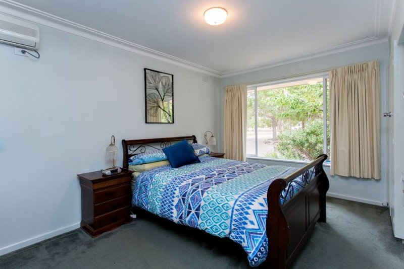 Photo - 5 Forest Court, Enfield VIC 3352 - Image 7