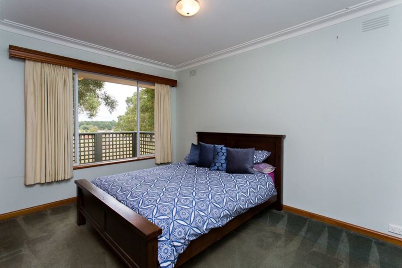 Photo - 5 Forest Court, Enfield VIC 3352 - Image 8