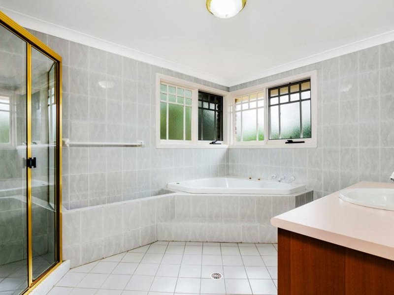 Photo - 5 Forest Knoll , Castle Hill NSW 2154 - Image 6