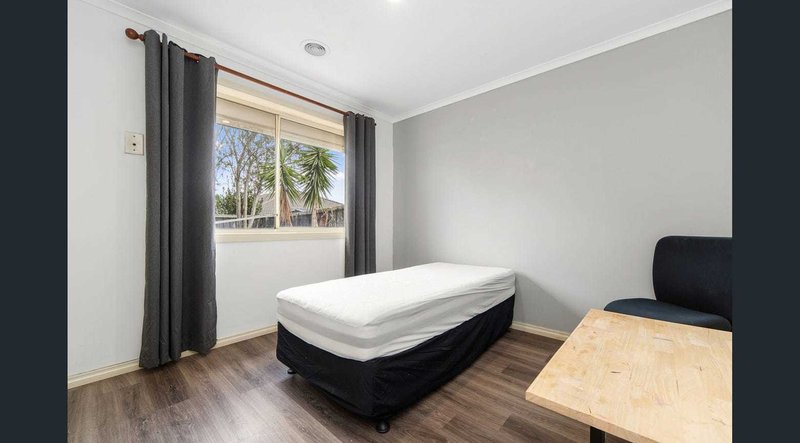 Photo - 5 Forest Oak Court, Cranbourne VIC 3977 - Image 5