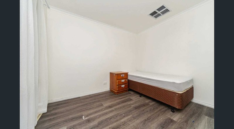 Photo - 5 Forest Oak Court, Cranbourne VIC 3977 - Image 6