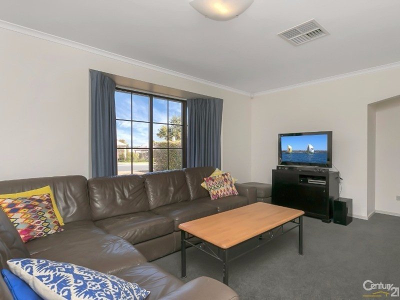 Photo - 5 Forresters Road, Hallett Cove SA 5158 - Image 4