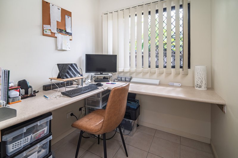 Photo - 5 Fossilbrook Bend, Trinity Park QLD 4879 - Image 11