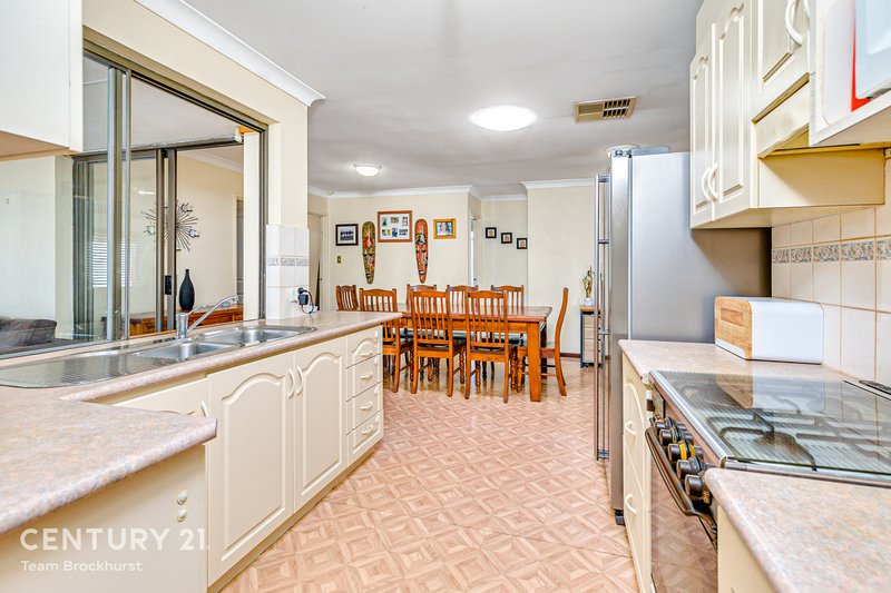 Photo - 5 Fountain Way, Huntingdale WA 6110 - Image 11