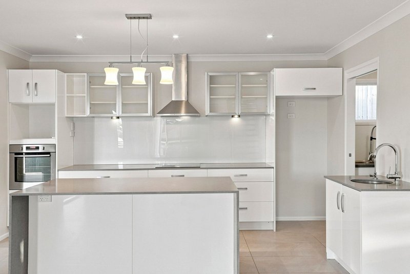 Photo - 5 Francesca Close, Carseldine QLD 4034 - Image 2