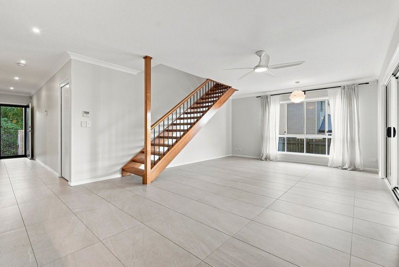 Photo - 5 Francesca Close, Carseldine QLD 4034 - Image 3