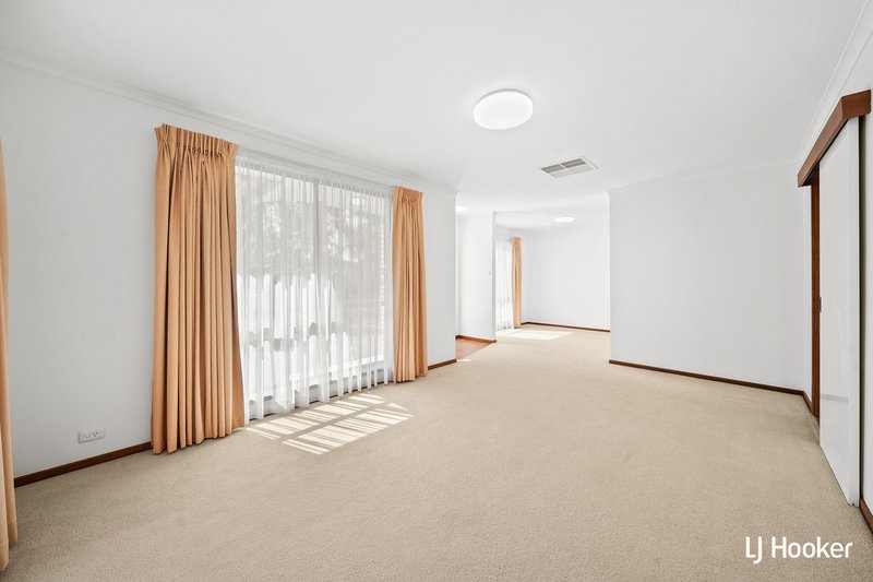 Photo - 5 Frater Crescent, Lyneham ACT 2602 - Image 2