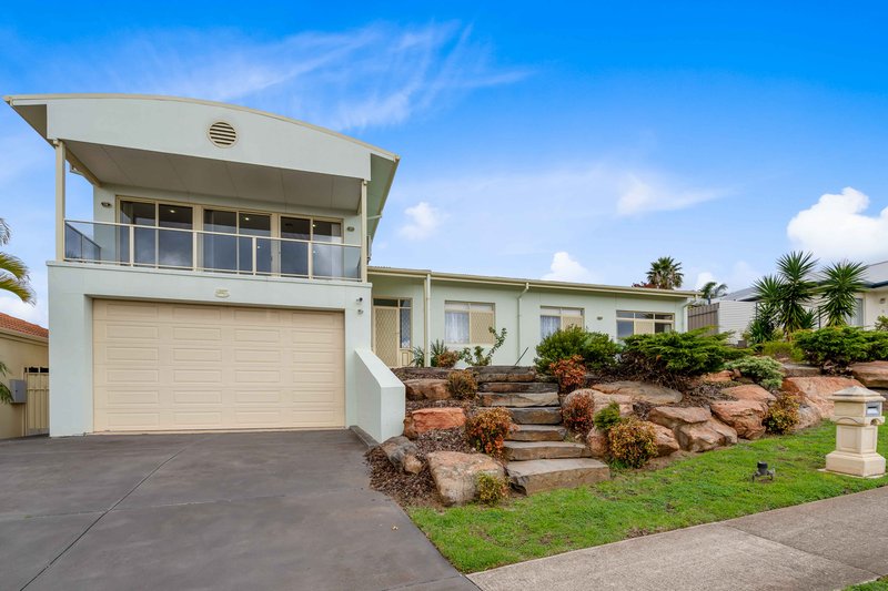 5 Freebairn Drive, Hallett Cove SA 5158