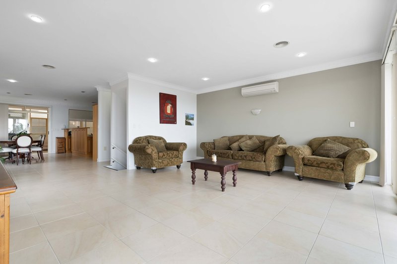 Photo - 5 Freebairn Drive, Hallett Cove SA 5158 - Image 17