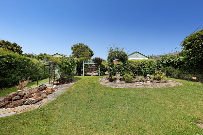 Photo - 5 Frogmore Road, Carnegie VIC 3163 - Image 2