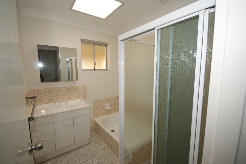 Photo - 5 Frome Way, Cooloongup WA 6168 - Image 10