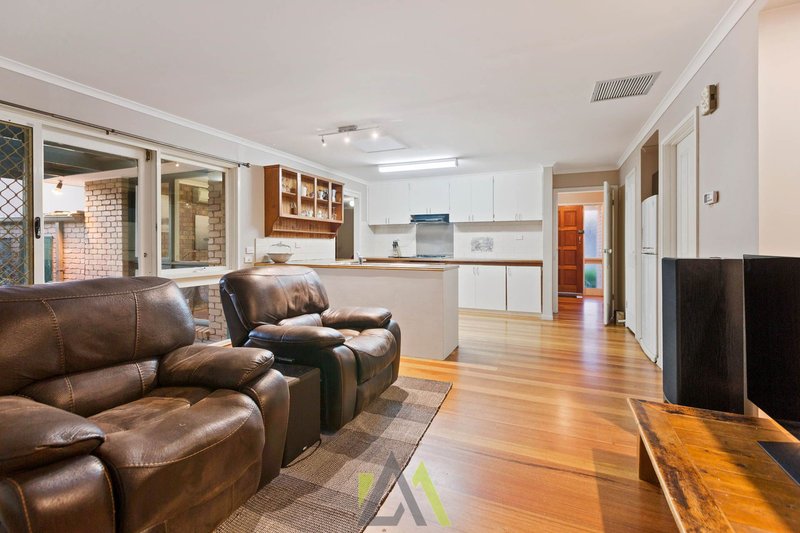 Photo - 5 Furneaux Court, Frankston VIC 3199 - Image 3