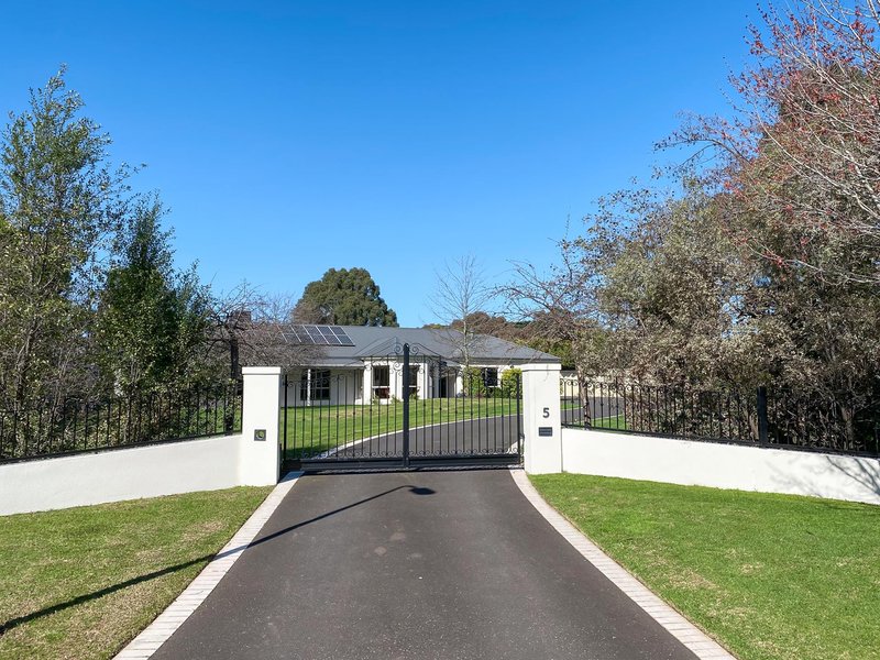 5 Garden Court, Narre Warren South VIC 3805