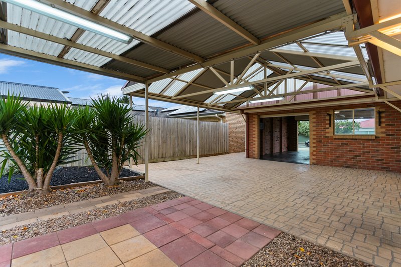 Photo - 5 Garden Court, Werribee VIC 3030 - Image 17