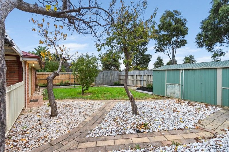 Photo - 5 Garden Court, Werribee VIC 3030 - Image 22