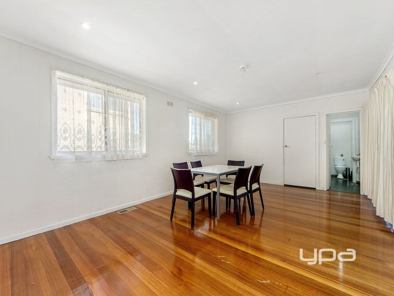 Photo - 5 Garfield Street, St Albans VIC 3021 - Image 9