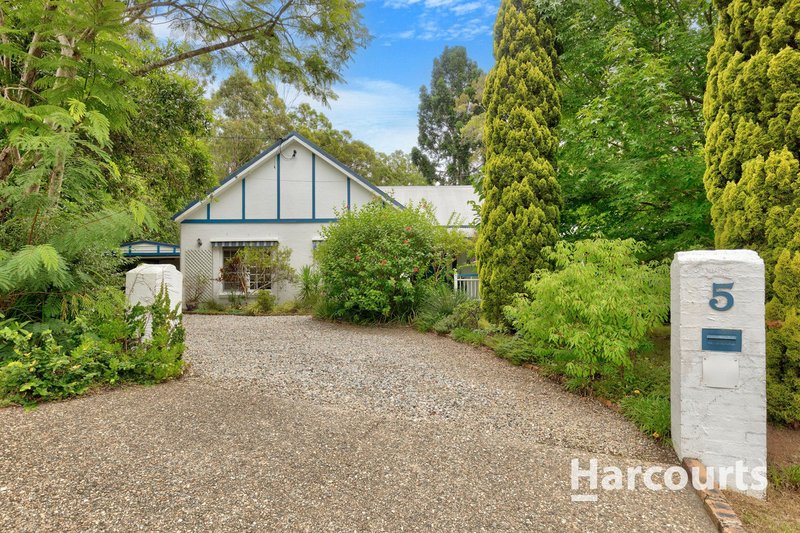 Photo - 5 Garrawin Court, Clear Mountain QLD 4500 - Image 2