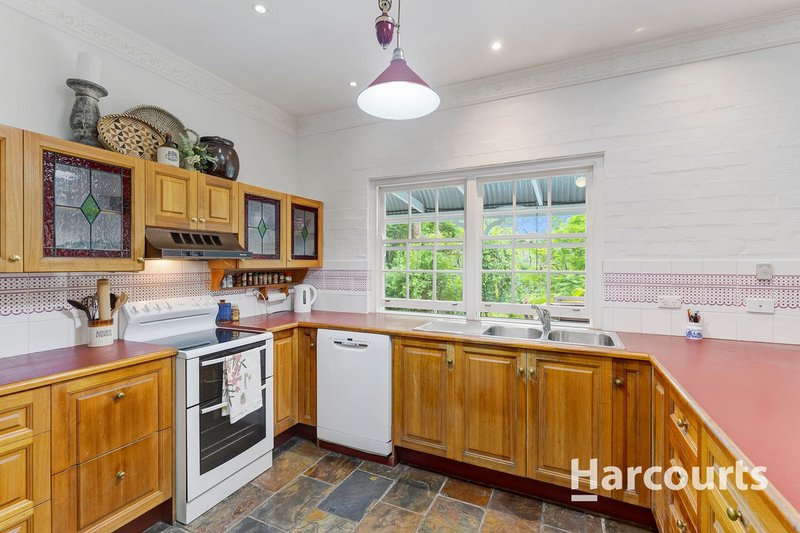 Photo - 5 Garrawin Court, Clear Mountain QLD 4500 - Image 12