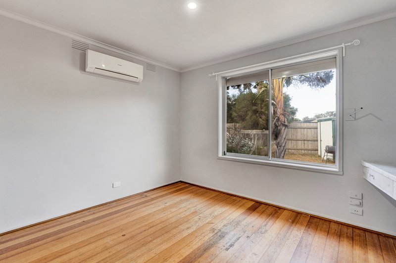 Photo - 5 Geddes Crescent, Hoppers Crossing VIC 3029 - Image 6