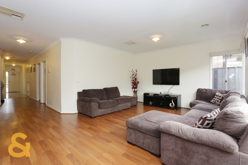 Photo - 5 Gerald Street, Craigieburn VIC 3064 - Image 4