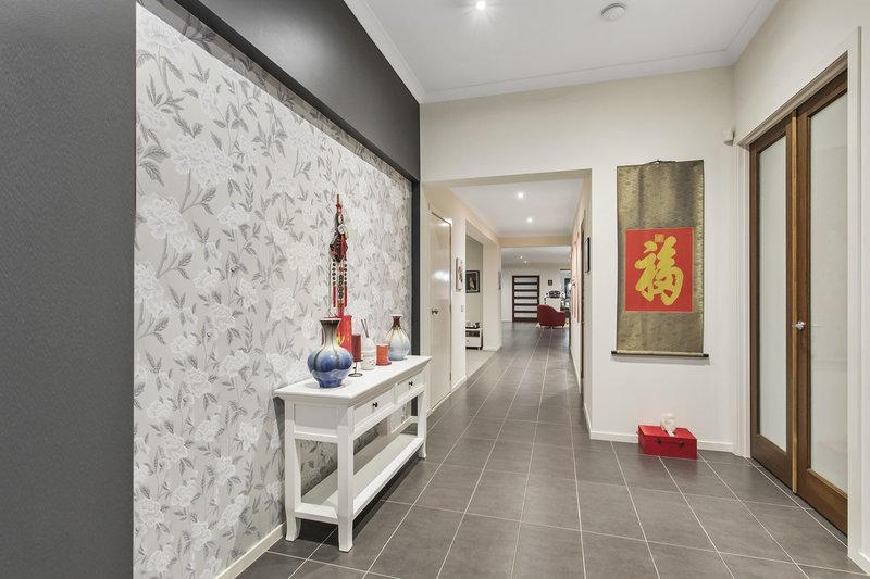 Photo - 5 Geranium Court, Berwick VIC 3806 - Image 2