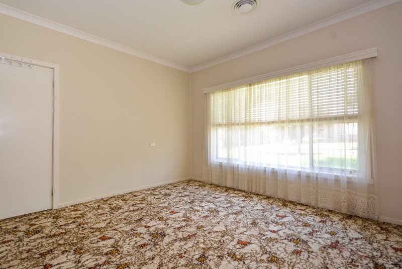 Photo - 5 Gibbs Street, Griffith NSW 2680 - Image 7