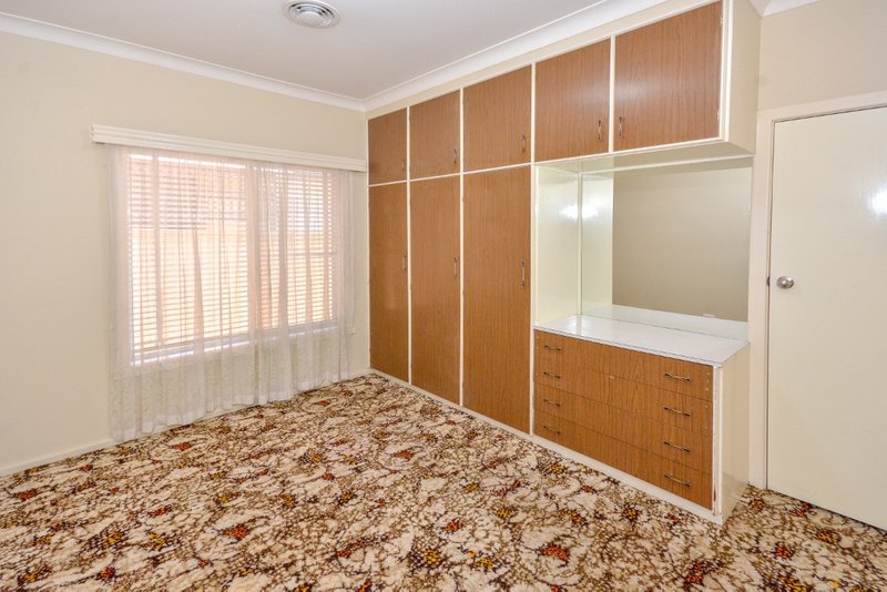 Photo - 5 Gibbs Street, Griffith NSW 2680 - Image 8