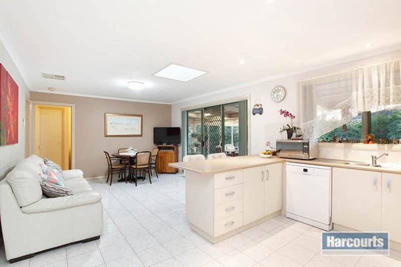 Photo - 5 Gilda Court, Rowville VIC 3178 - Image 6