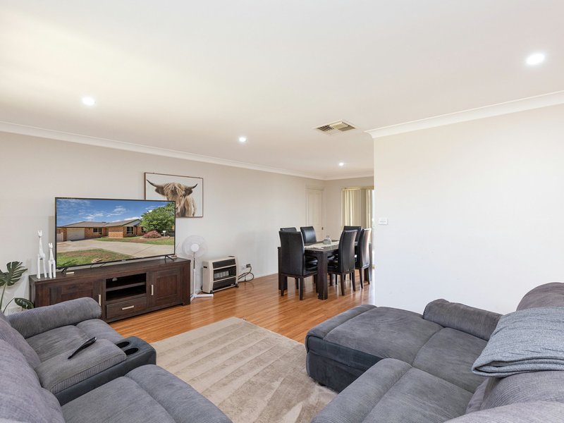 Photo - 5 Giles Place, Westdale NSW 2340 - Image 4