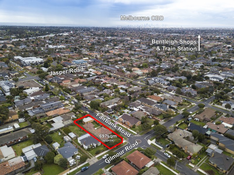 Photo - 5 Gilmour Road, Bentleigh VIC 3204 - Image 3